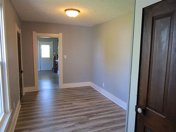 5th image of 4056 E Old 122