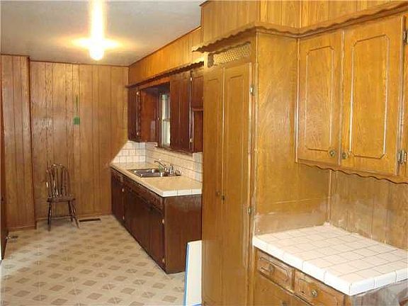 3rd image of 1217 SW 35th St