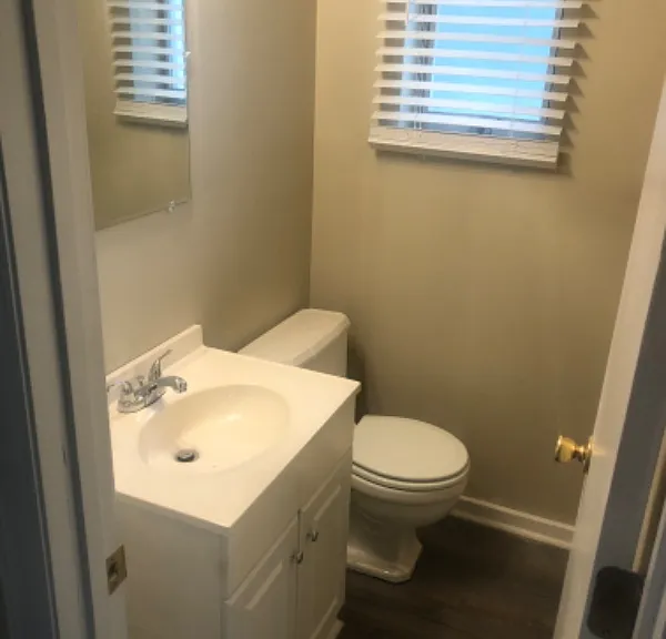 208 S Center St — Photo 6