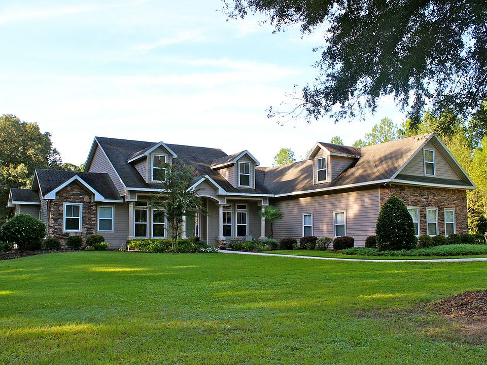LOVELY FRONT EXTERIOR