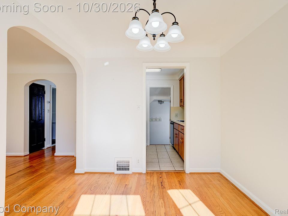 960 Columbia Rd, photo 8