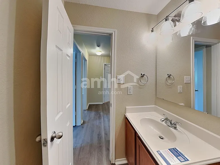 806 Silverado Way — Photo 17