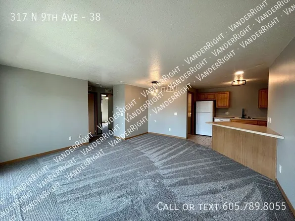 317 N 9th Ave #38, Brandon, SD 57005