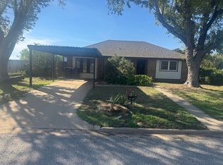 612 S Prouty Ave, Watonga, OK 73772