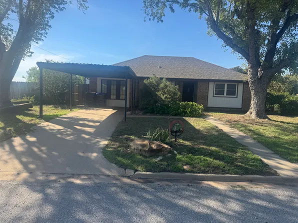 612 S Prouty Ave, Watonga, OK 73772