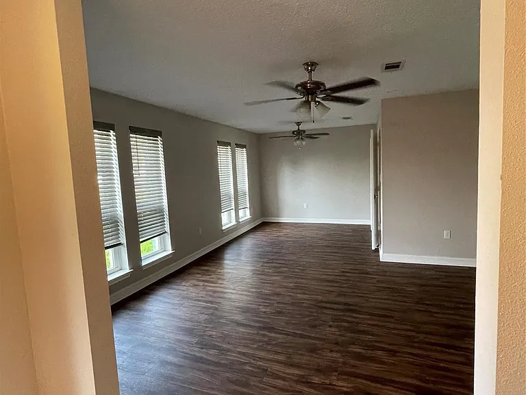 16510 Oxnard Ln — Photo 6