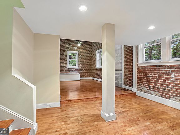 2nd image of 2840 Peachtree Rd NE APT 108