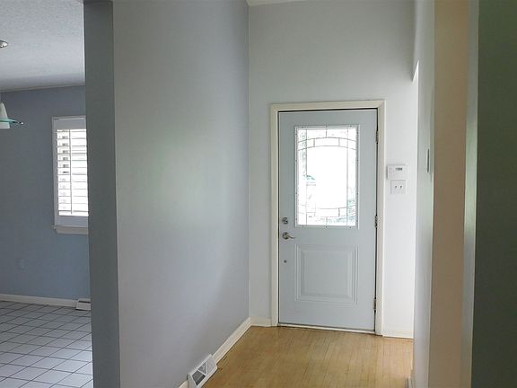 2nd image of 5009 Lake Ave