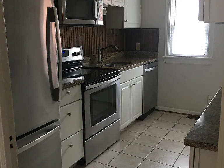 616 E 63rd St — Photo 22