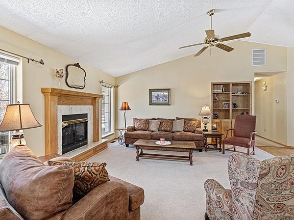 5th image of 23 Sunderland Dr