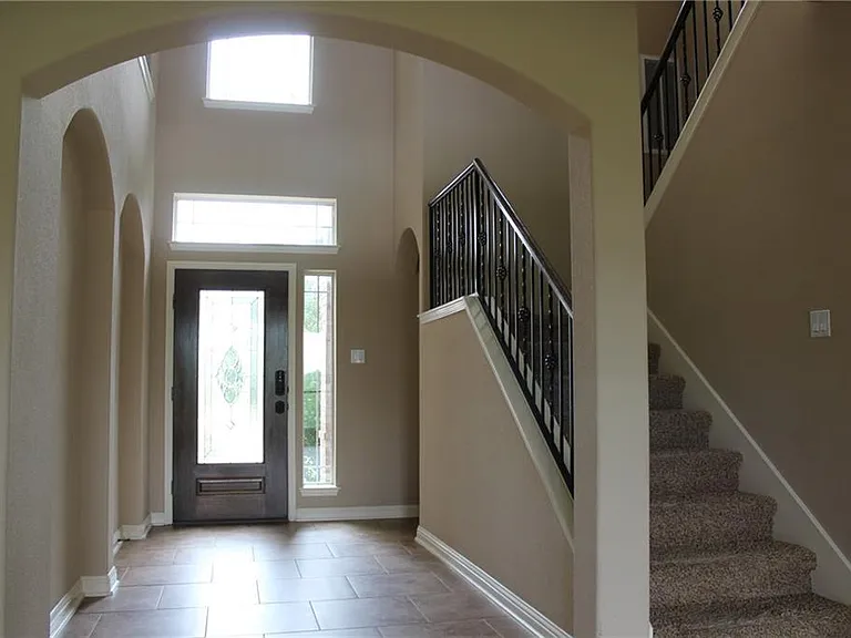 19500 Sangremon Way — Photo 4