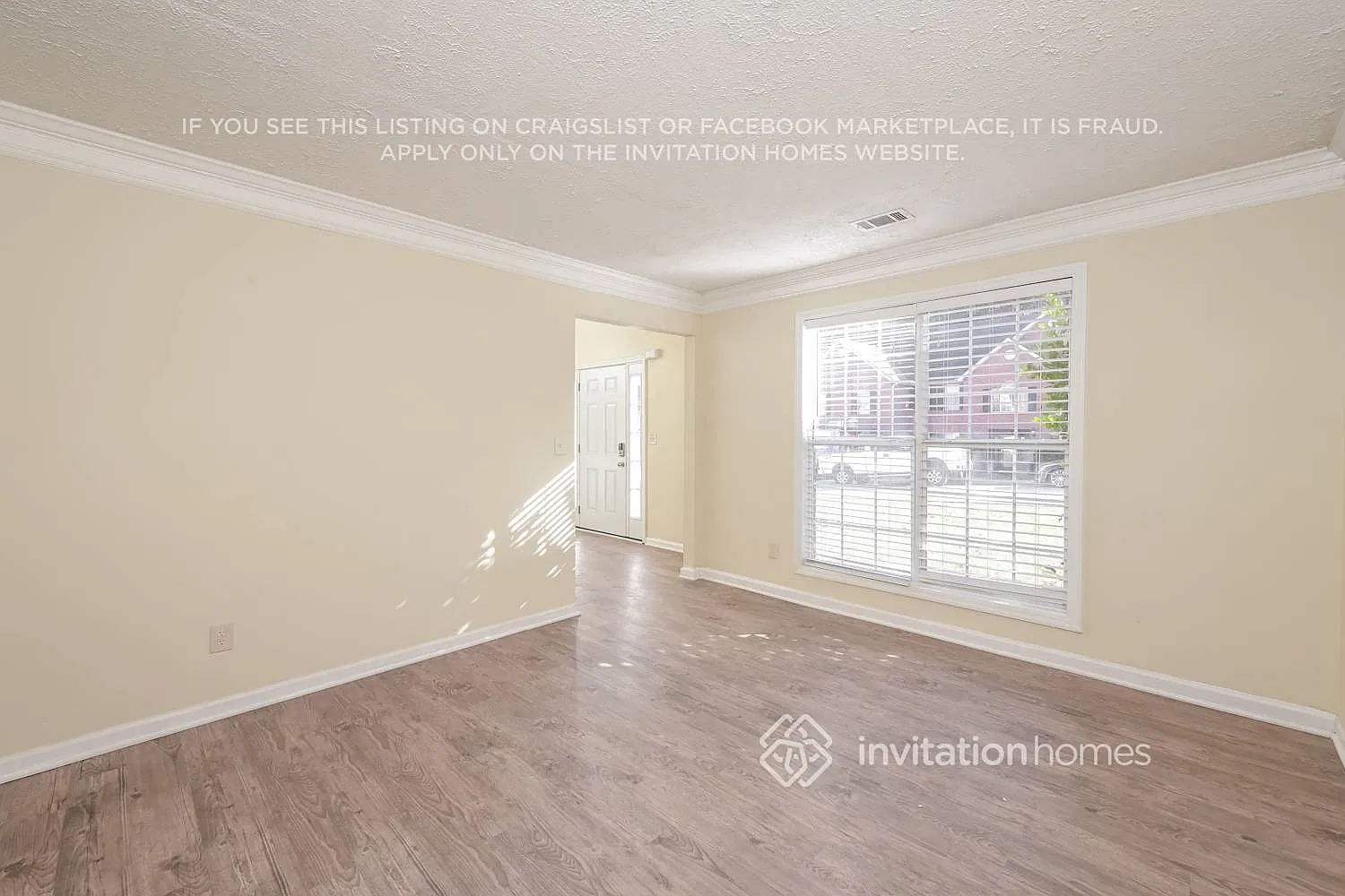 6521 Carriage Ln Stone Mountain, GA 30087 — Photo 4