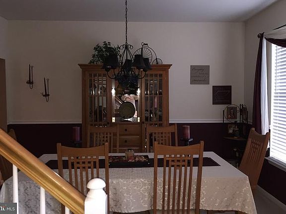 4th image of 9 Glen Burnie Dr