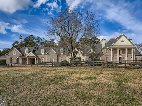 12620 Old Surrey Pl, Roswell, GA 30075