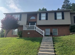 105 Sandstone Dr, Eleanor, WV 25070