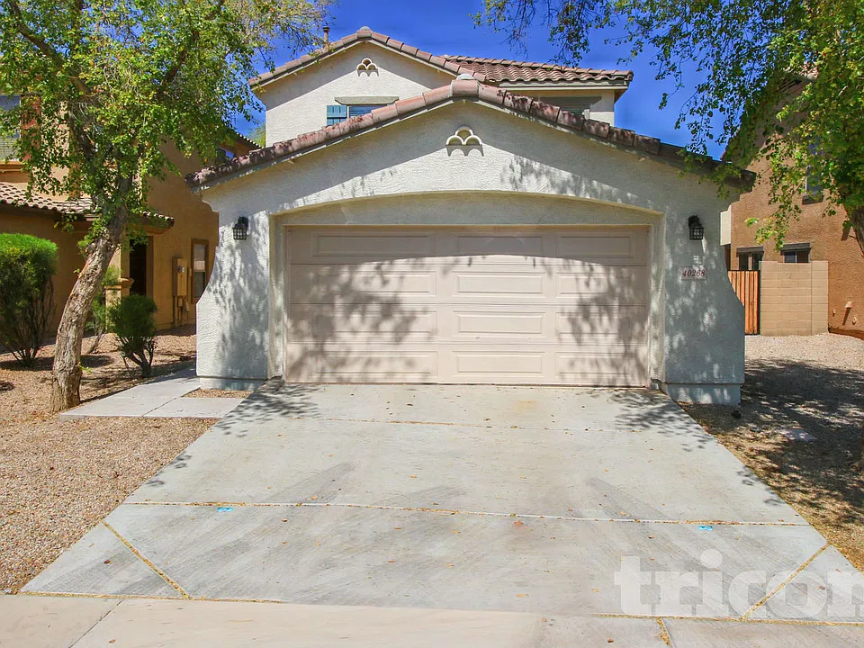 40268 W Helen Ct