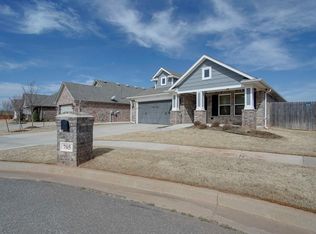 705 E Mount Mitchell Ln, Norman, OK 73069
