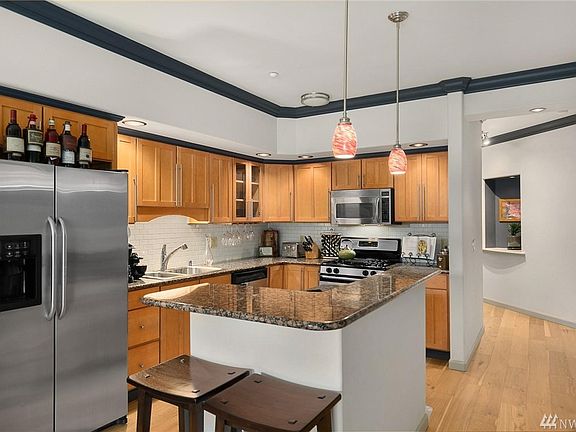 5th image of 2440 S Steele St Unit 106