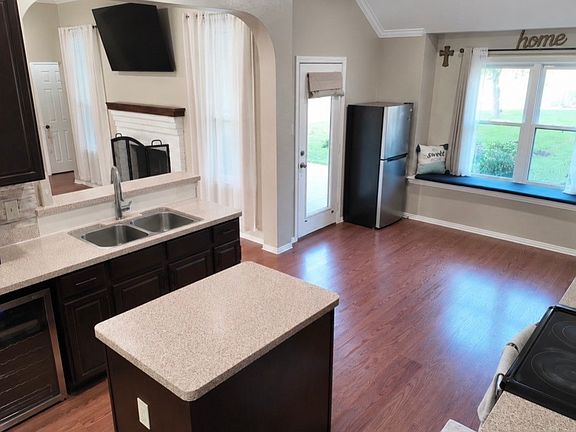 5th image of 354 Geren Dr
