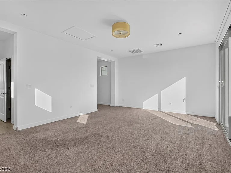 1100 E Sunset Rd — Photo 35