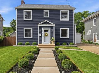 354 Jefferson Ave, Elgin, IL 60120
