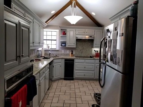 2nd image of 1114 Sandy Creek Dr
