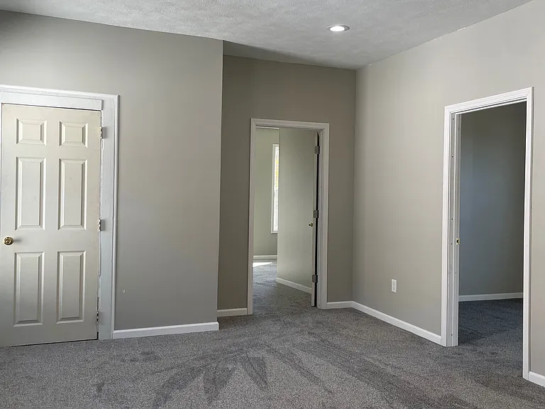826 W 5th St #2 — Photo 3