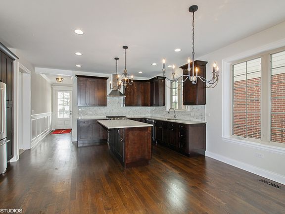 4th image of 2353 Kingsley Ct