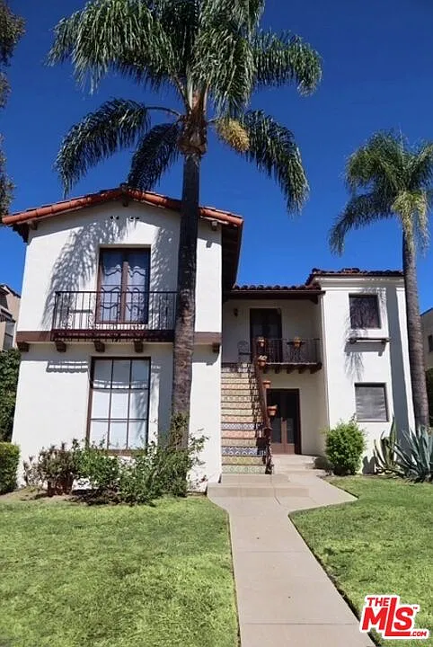 2 bed, 1.0 bath, 1570 sqft, $3,995 — Photo 1
