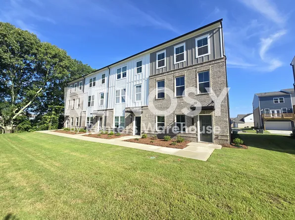 2907 Beaconwood Ct, Lawrenceville, GA 30043