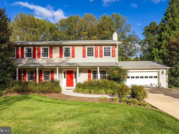 3239 Betsy Ln, Herndon, VA 20171