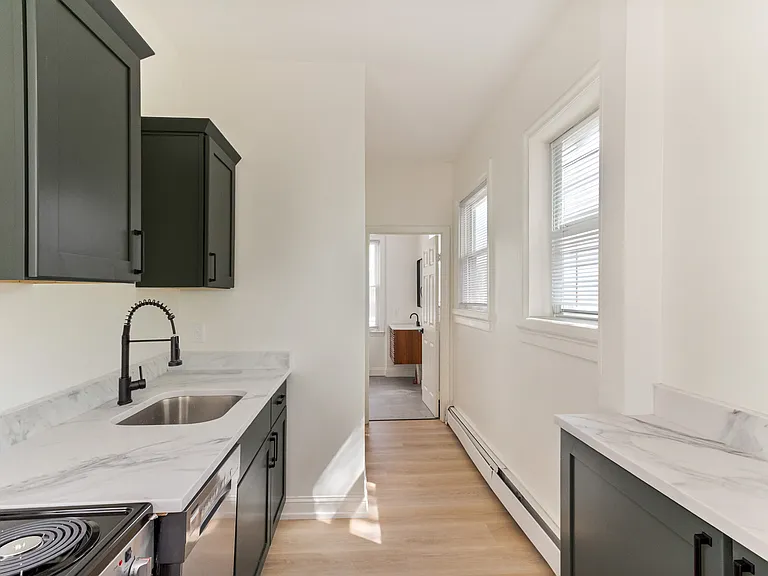 169 Waterman St #2 — Photo 2