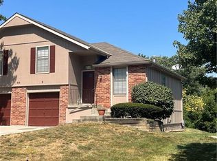 516 SE 3rd Ter APT B, Lees Summit, MO 64063