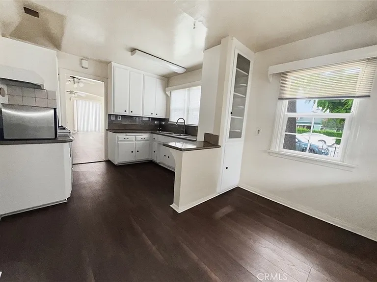 141 S 3rd St — Photo 10