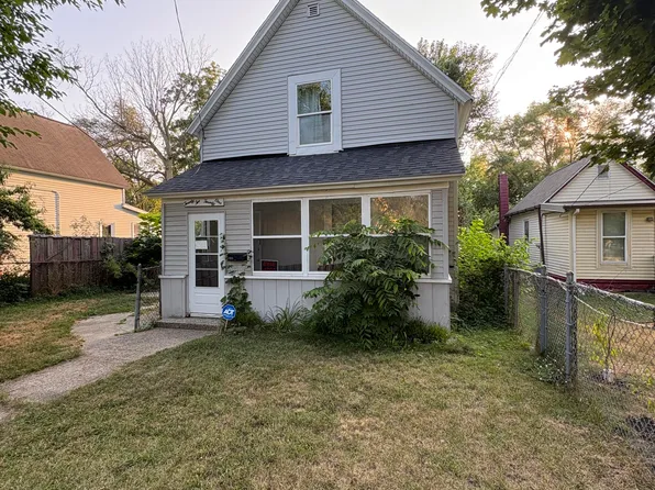 2221 Palace Ave SW, Grand Rapids, MI 49507