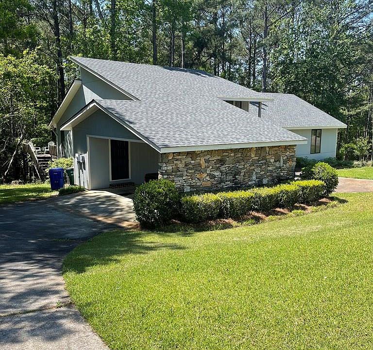 2nd image of 201 Sweetbriar Dr