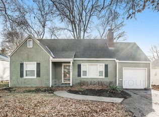 5321 W 55th St, Roeland Park, KS 66205