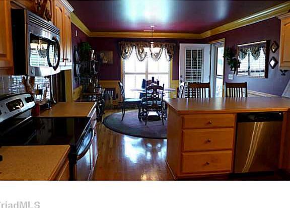 3rd image of 6804 Pritchett Woods Dr