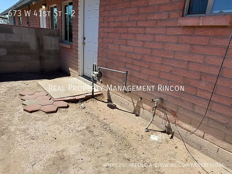 673 W 41st St #2 — Photo 9
