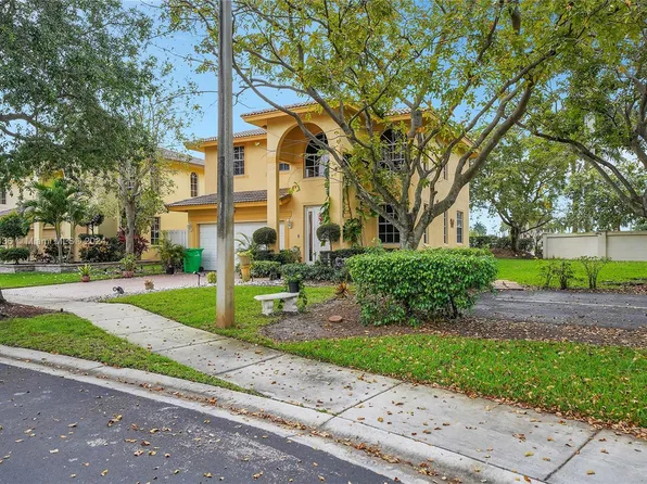 10840 NW 35th Pl, Sunrise, FL 33351