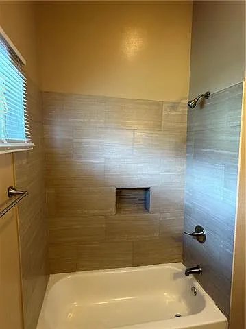 2233 Franklin Ave — Photo 7