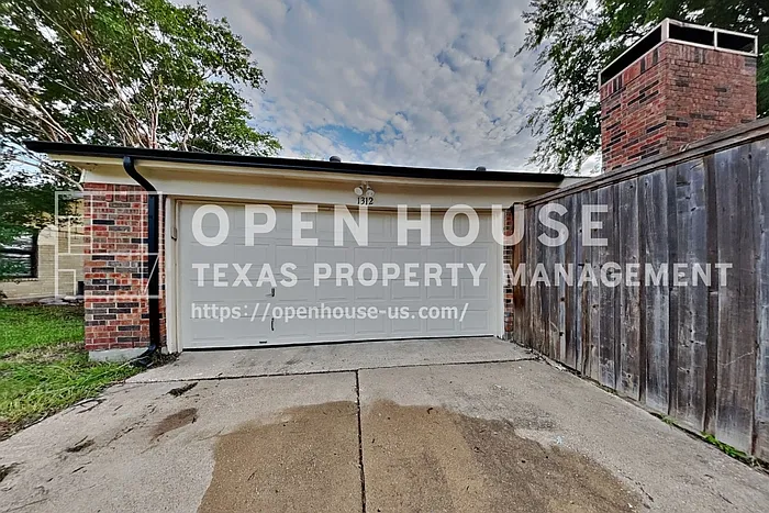 1312 Wyndham Dr — Photo 17