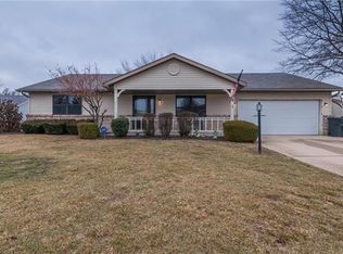 1 Crestwood Ct, Belleville, IL