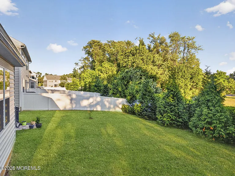 319 Tulip Ct — Photo 64