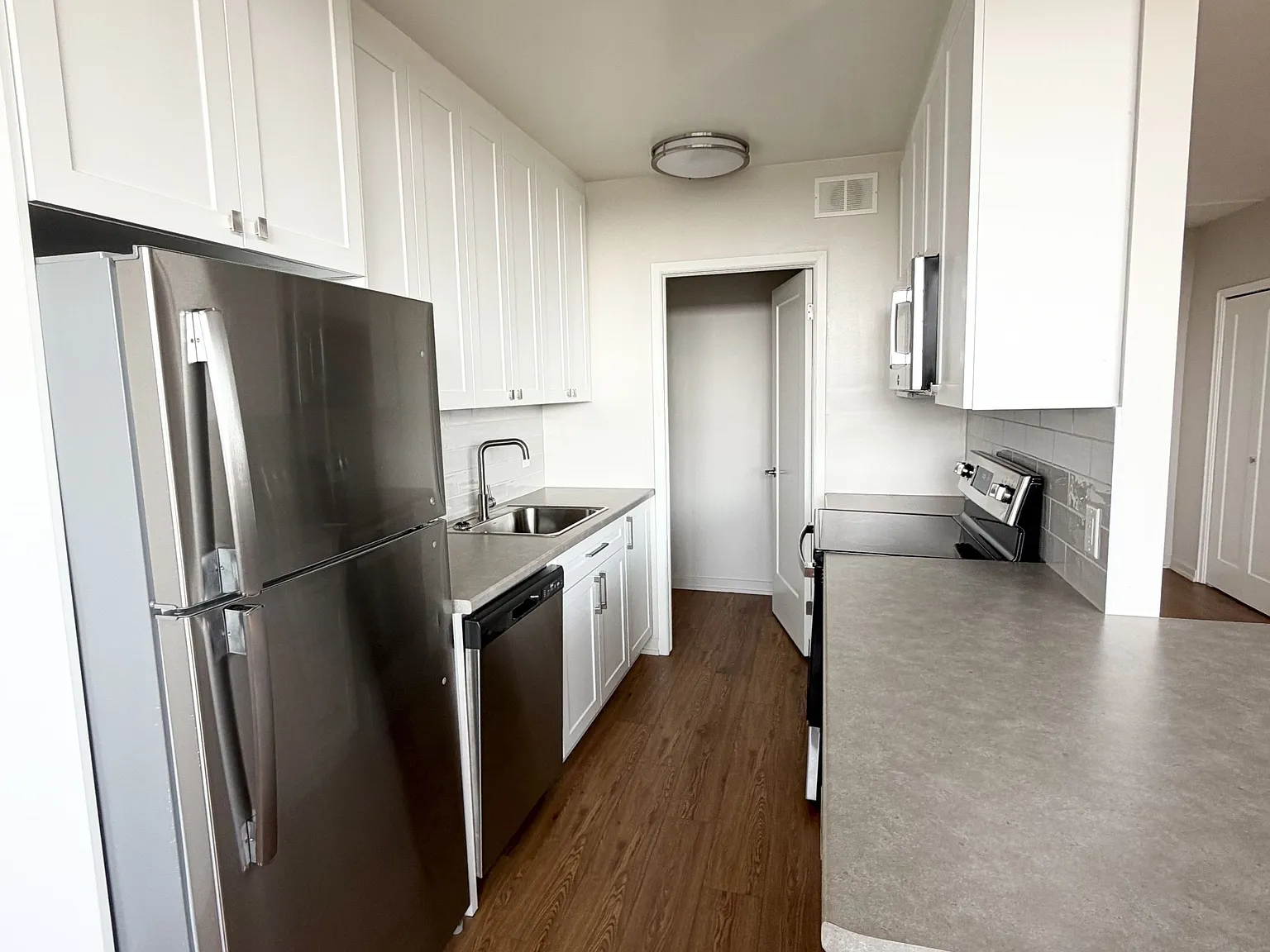 3 bed, $2,795 — Photo 4