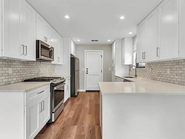 4805 Gerona Dr — Photo 5