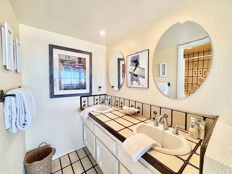 3949 Ocean Dr — Photo 14