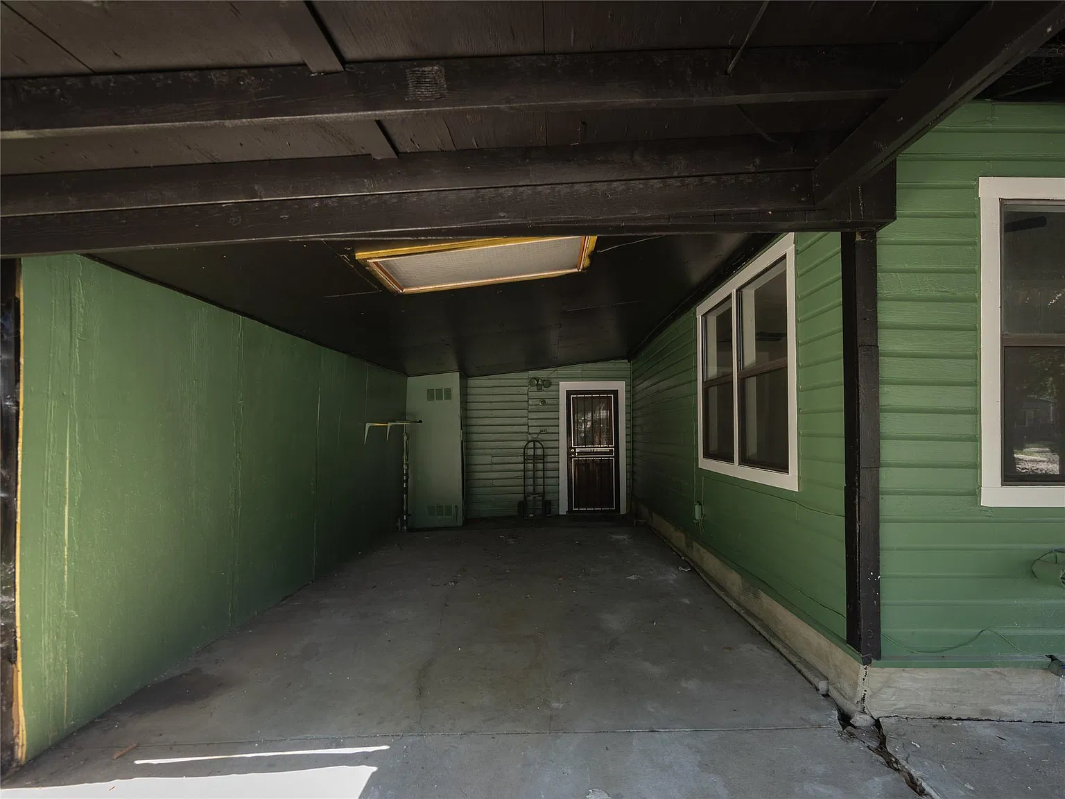 3 bed, 2.0 bath, 1342 sqft, $1,550 — Photo 4