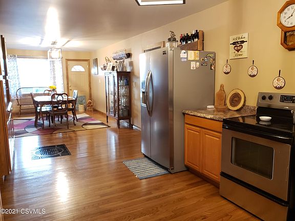 3rd image of 322 E 3rd St