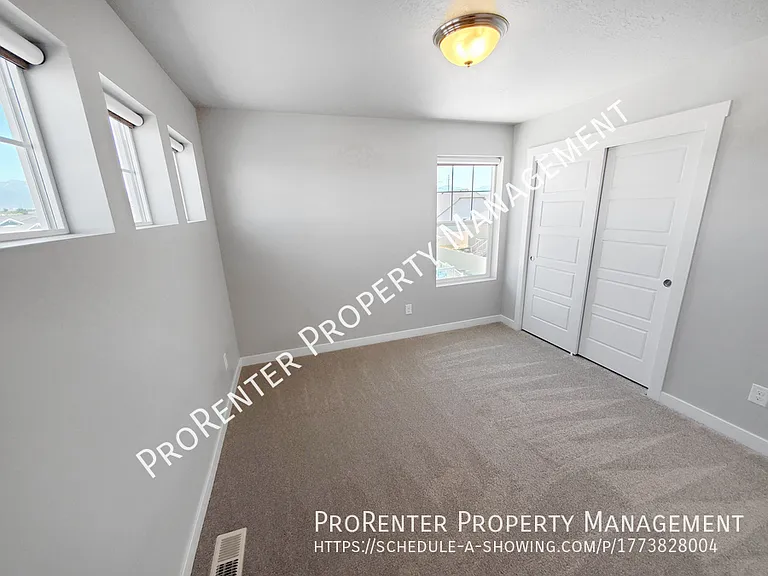 1509 W 450 S — Photo 32